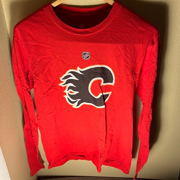 NHL Fanatics Mens LS Flames Charmander 60 Jersey Tee Color Red Size Small - Picture 1 of 5